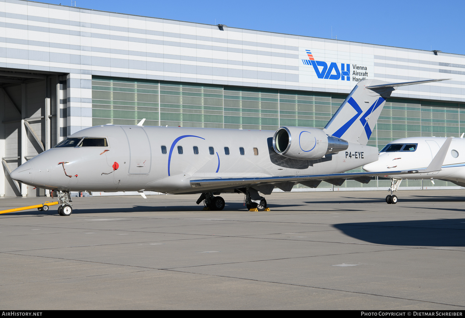 Aircraft Photo of P4-EYE | Bombardier Challenger 604 (CL-600-2B16) | AirHistory.net #623628