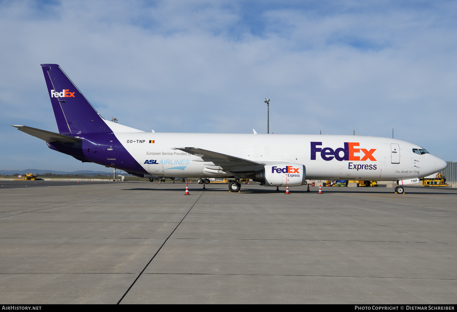 Aircraft Photo of OO-TNP | Boeing 737-45D(SF) | FedEx Express | AirHistory.net #623648