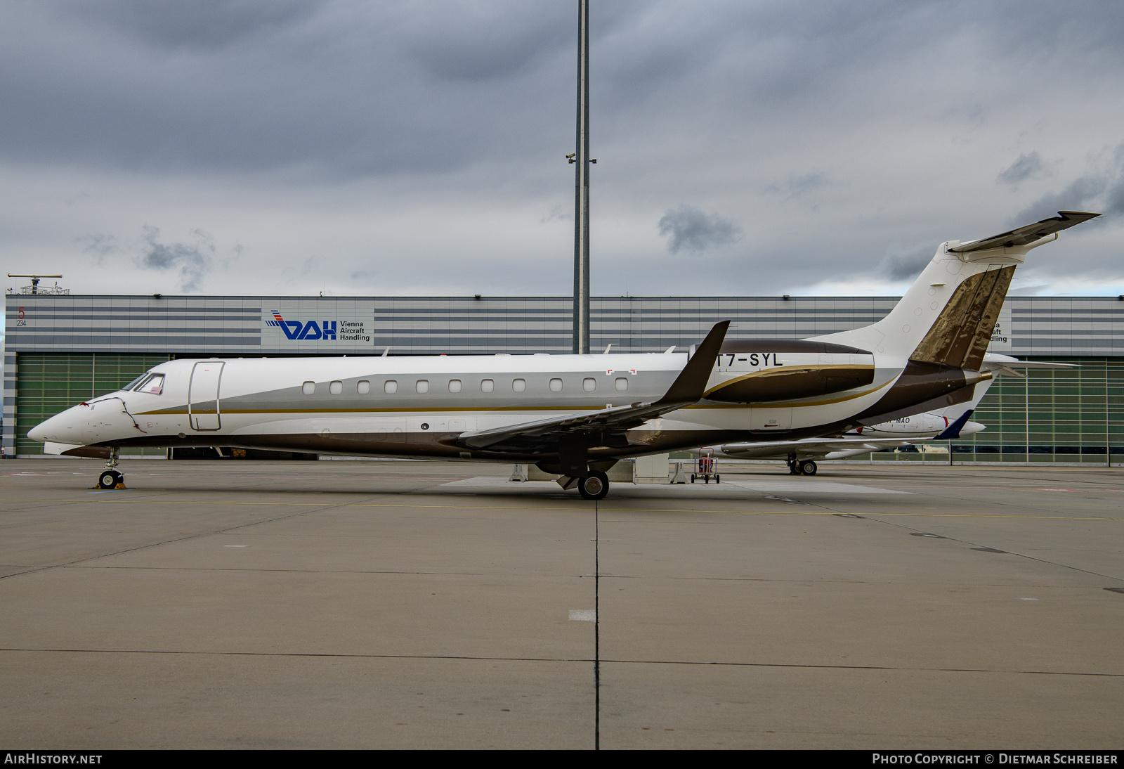 Aircraft Photo of T7-SYL | Embraer Legacy 600 (EMB-135BJ) | AirHistory.net #623675