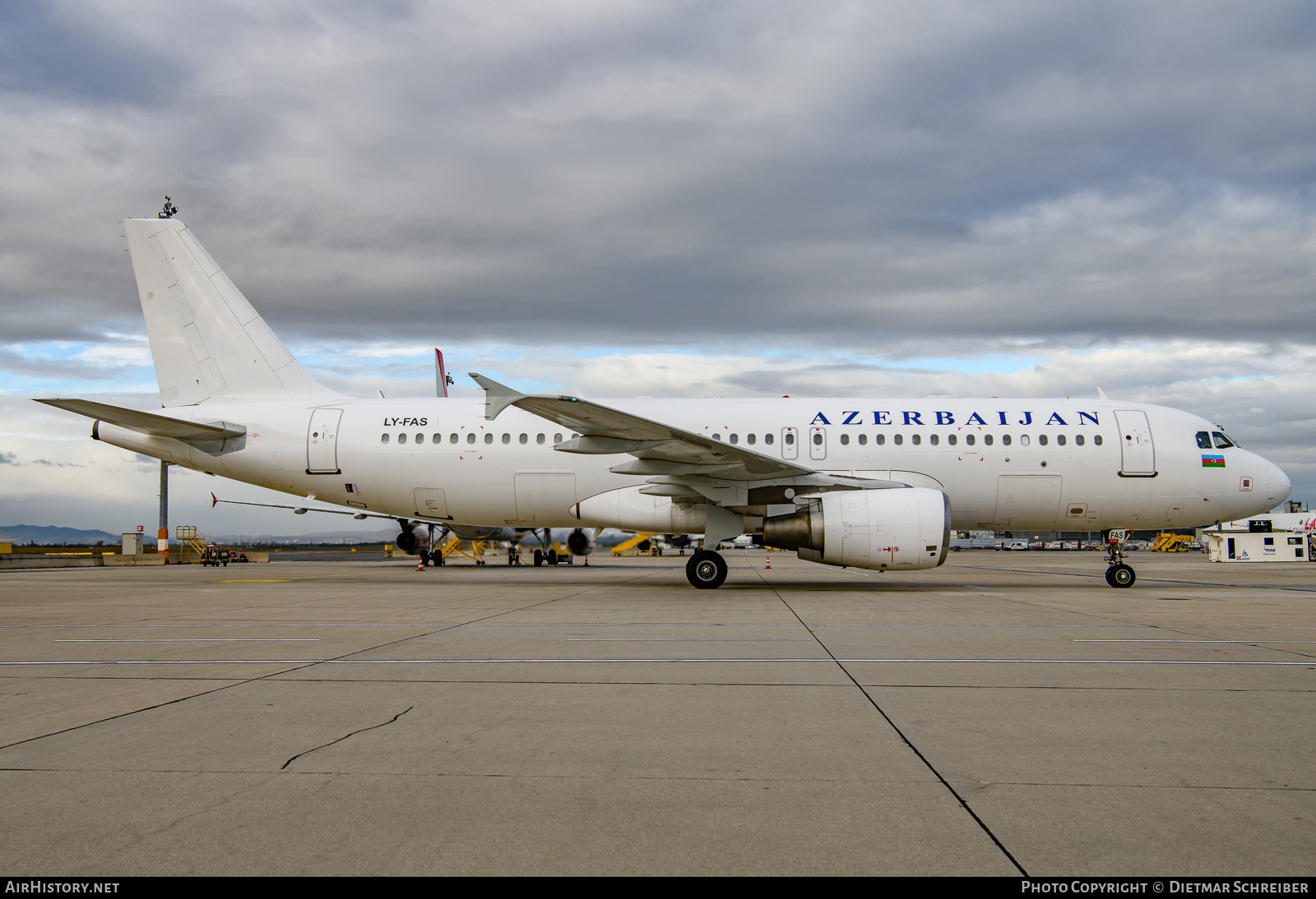 Aircraft Photo of LY-FAS | Airbus A320-214 | Azerbaijan Airlines - AZAL - AHY | AirHistory.net #623727