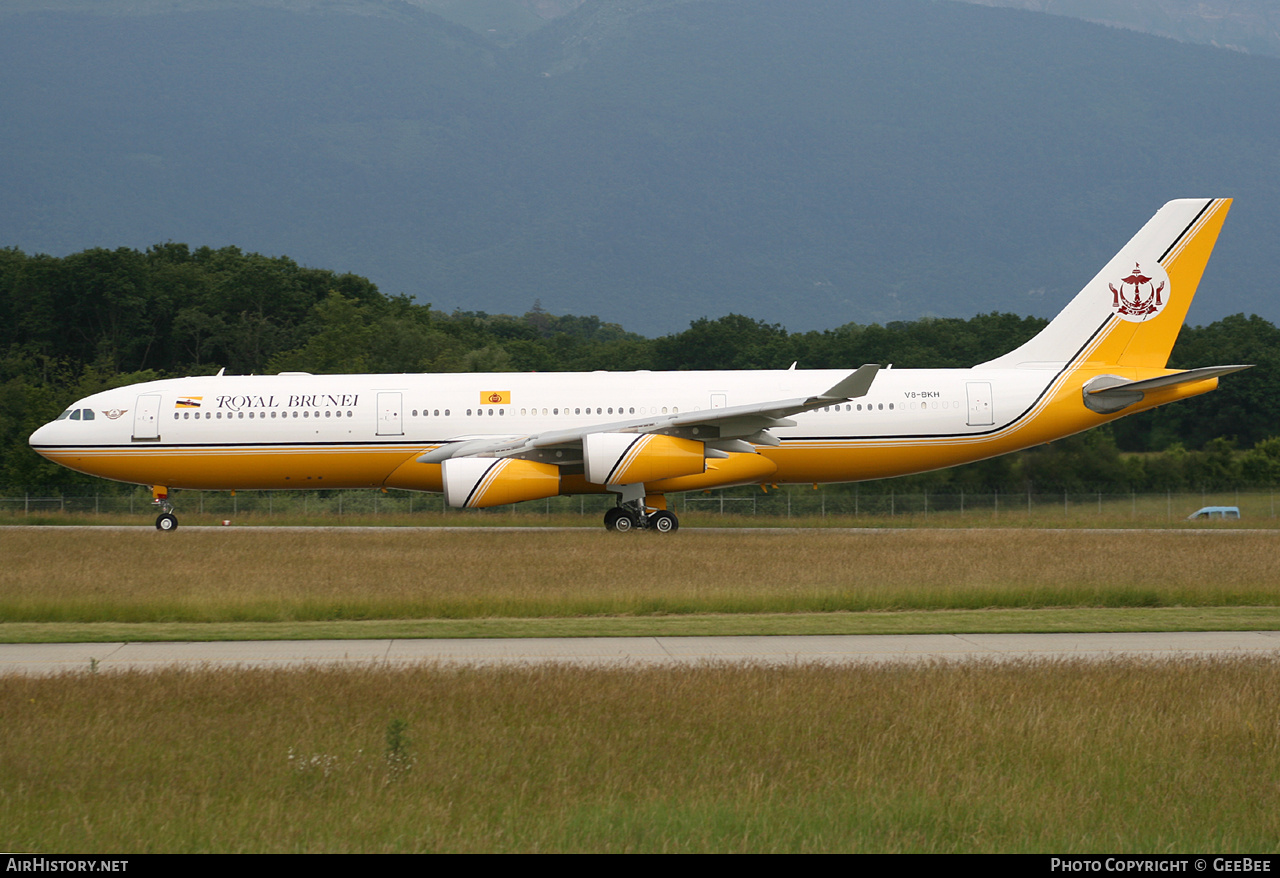 Aircraft Photo of V8-BKH | Airbus A340-212 | Royal Brunei Airlines | AirHistory.net #623957