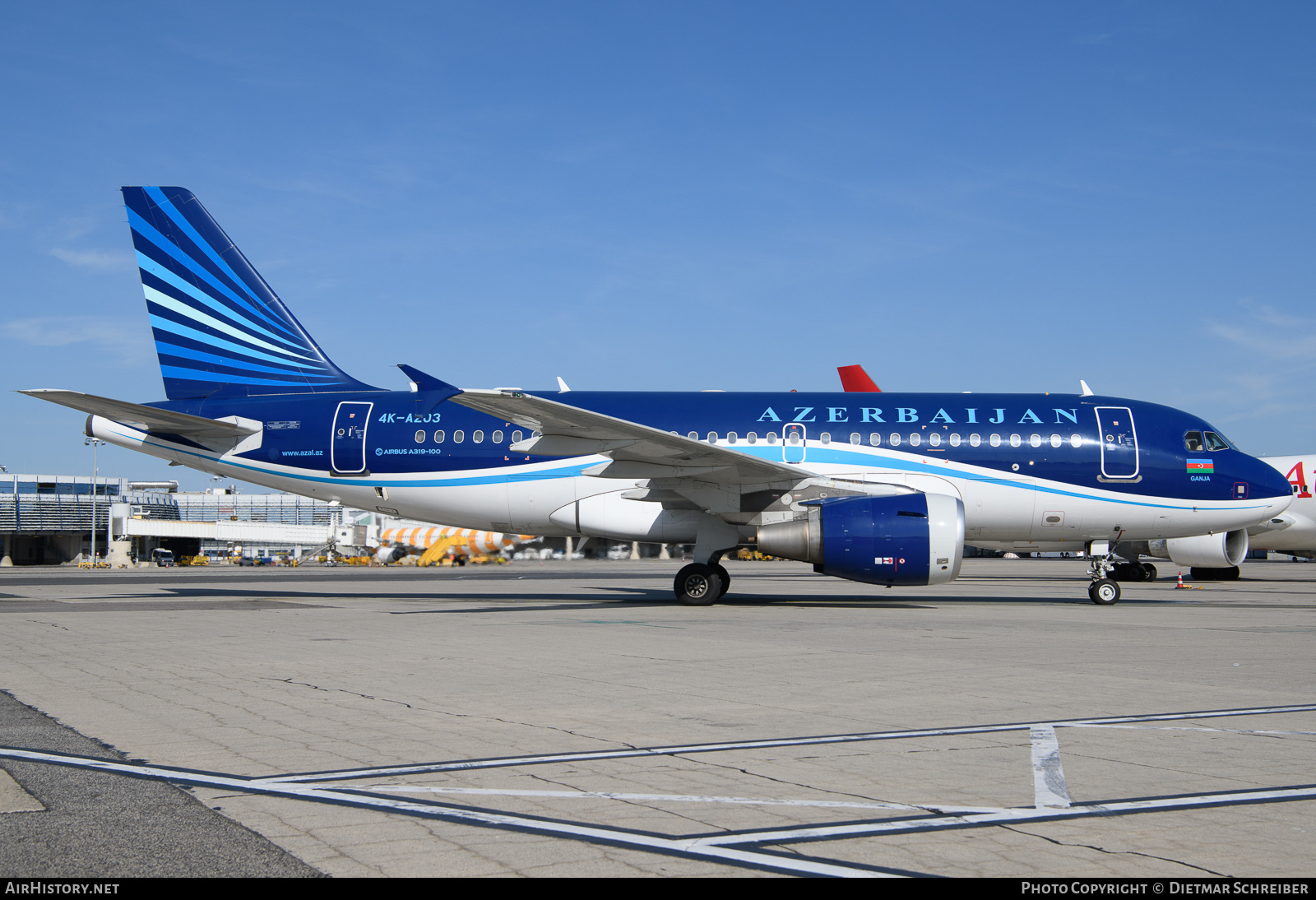 Aircraft Photo of 4K-AZ03 | Airbus A319-111 | Azerbaijan Airlines - AZAL - AHY | AirHistory.net #624011