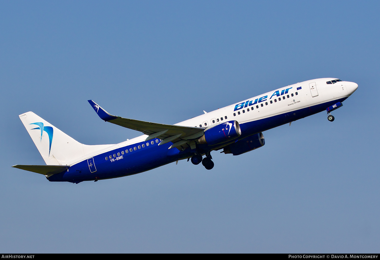 Aircraft Photo of YR-BME | Boeing 737-86N | Blue Air | AirHistory.net #624019