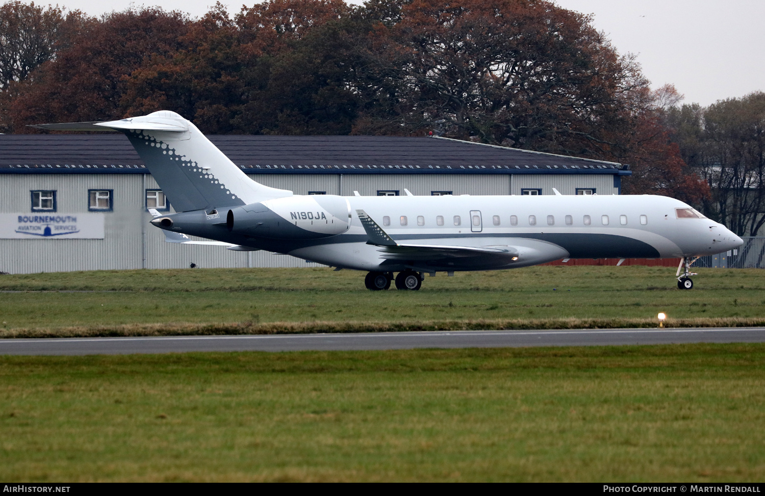 Aircraft Photo of N190JA | Bombardier Global Express XRS (BD-700-1A10) | AirHistory.net #624030