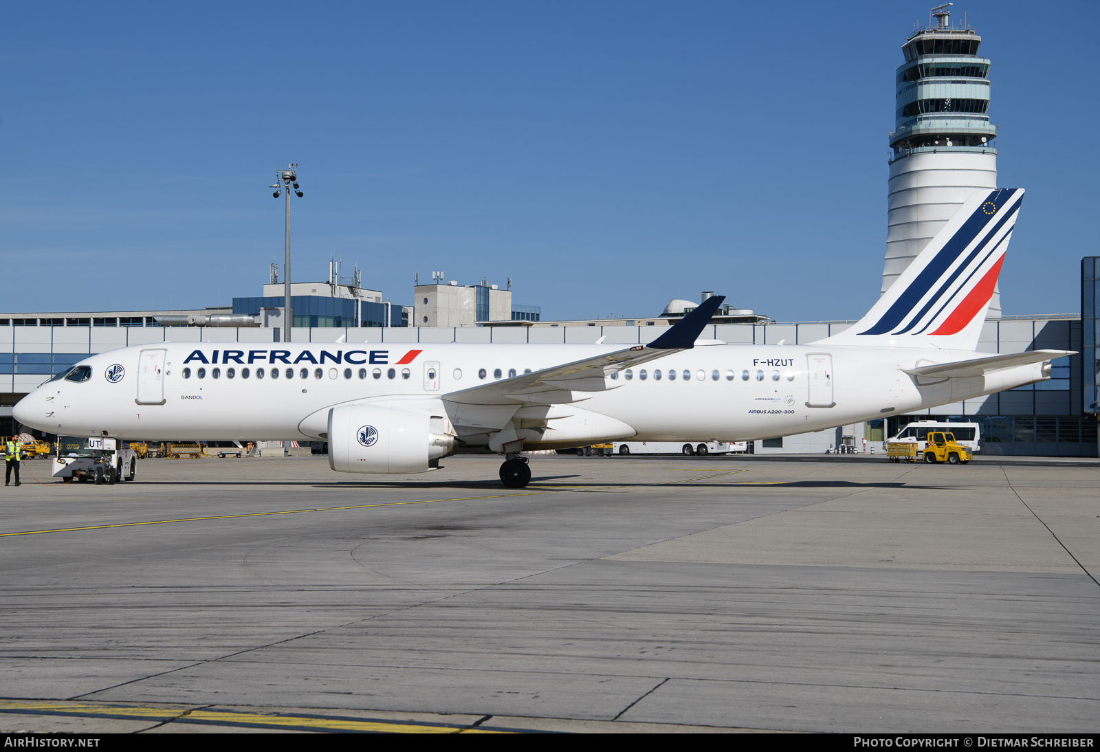 Aircraft Photo of F-HZUT | Airbus A220-371 (BD-500-1A11) | Air France | AirHistory.net #624082