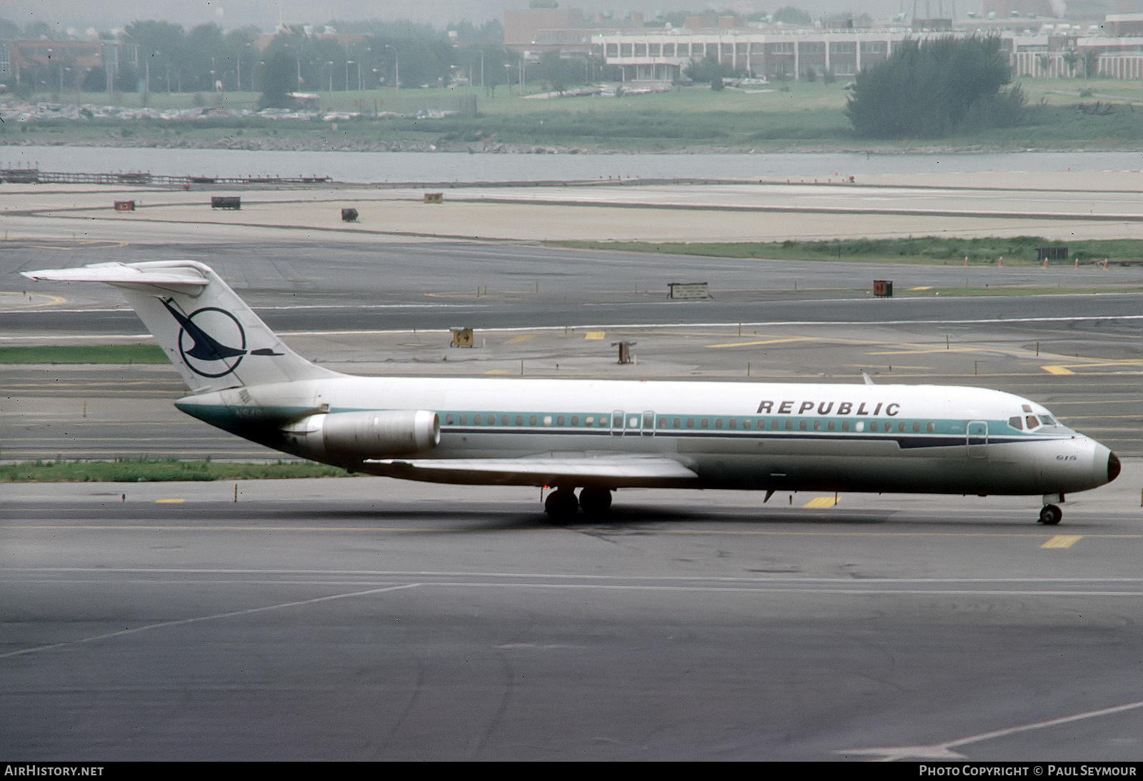 Aircraft Photo of N949N | McDonnell Douglas DC-9-31 | Republic Airlines | AirHistory.net #624321