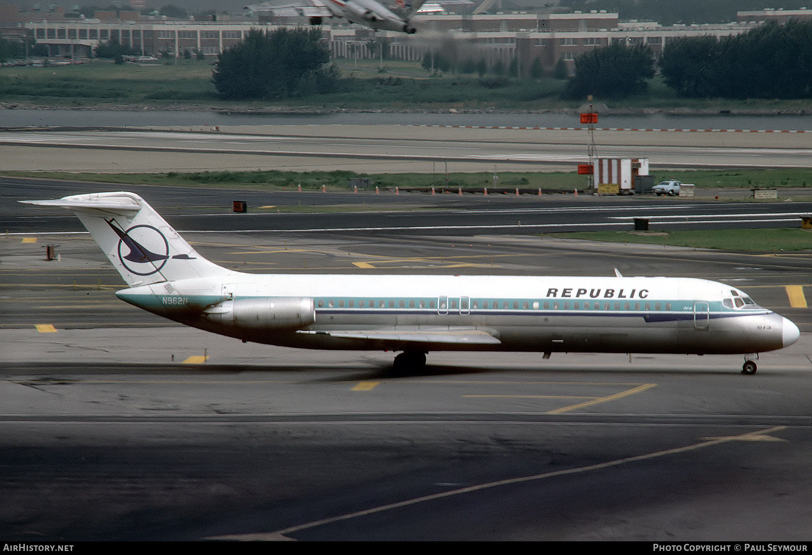 Aircraft Photo of N962N | McDonnell Douglas DC-9-31 | Republic Airlines | AirHistory.net #624327