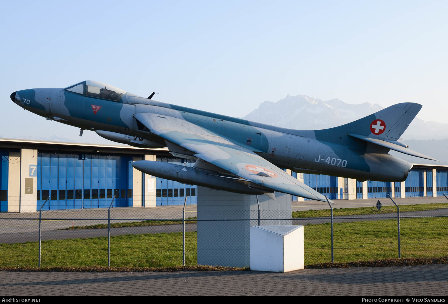 Aircraft Photo of J-4070 | Hawker Hunter F58 | Switzerland - Air Force | AirHistory.net #624381