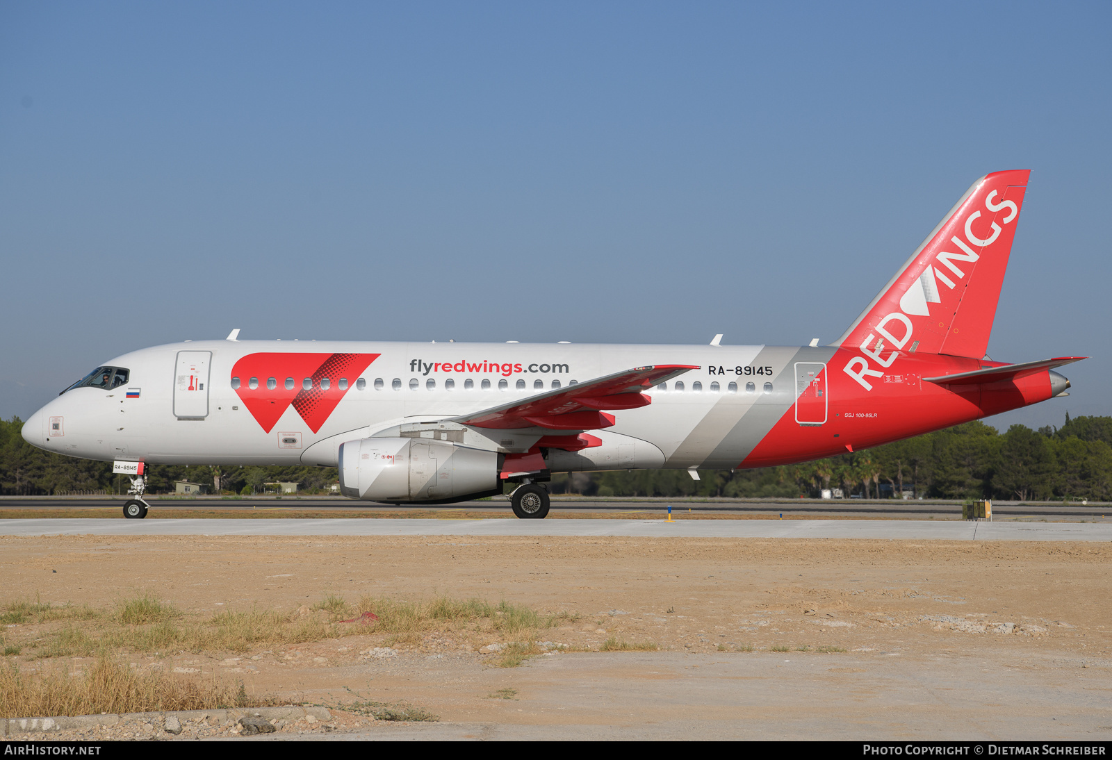 Aircraft Photo of RA-89145 | Sukhoi SSJ-100-95B-LR Superjet 100 (RRJ-95B) | Red Wings | AirHistory.net #624394