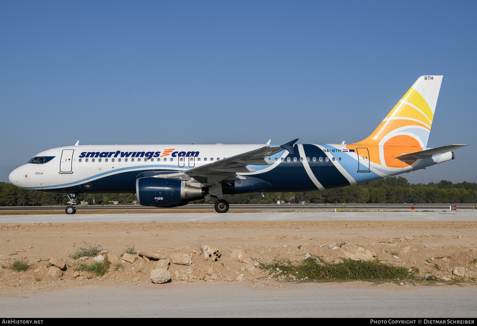 Aircraft Photo of 9A-BTH | Airbus A320-214 | Smartwings | AirHistory.net #624445