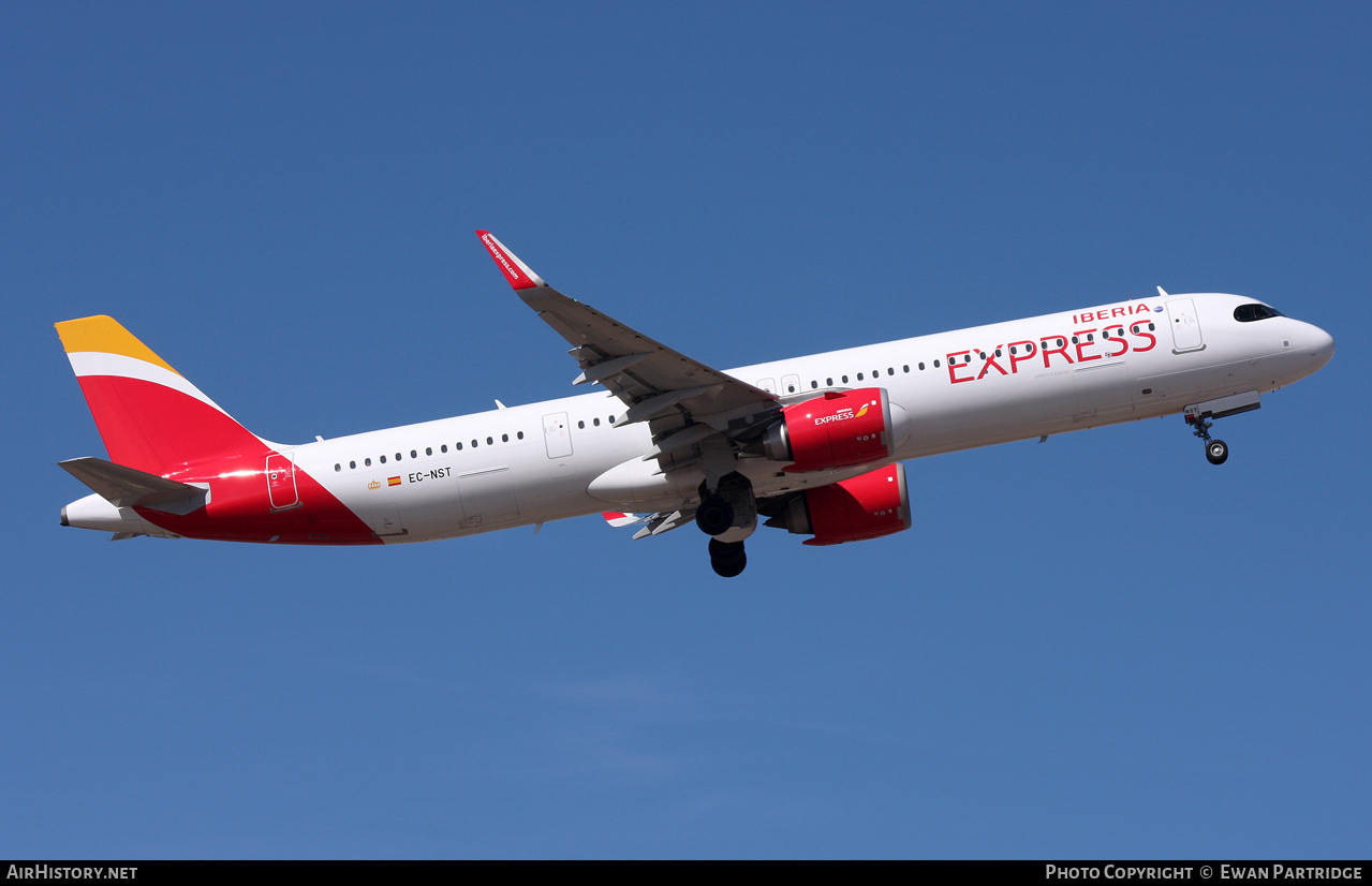 Aircraft Photo of EC-NST | Airbus A321-251NX | Iberia Express | AirHistory.net #624523