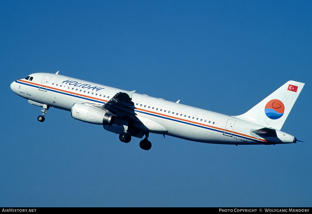Aircraft Photo of TC-GAA | Airbus A320-231 | Holiday Airlines | AirHistory.net #624657