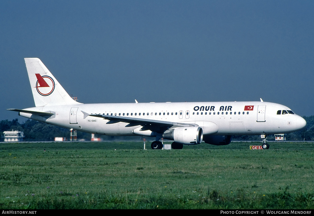 Aircraft Photo of TC-OAC | Airbus A320-212 | Onur Air | AirHistory.net #624680