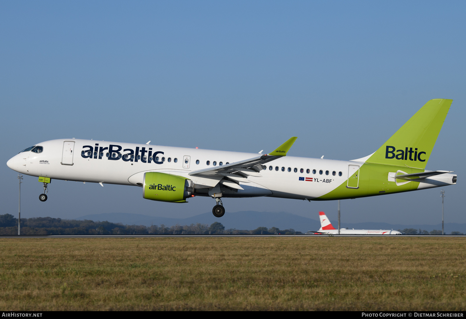 Aircraft Photo of YL-ABF | Airbus A220-371 (BD-500-1A11) | AirBaltic | AirHistory.net #624810