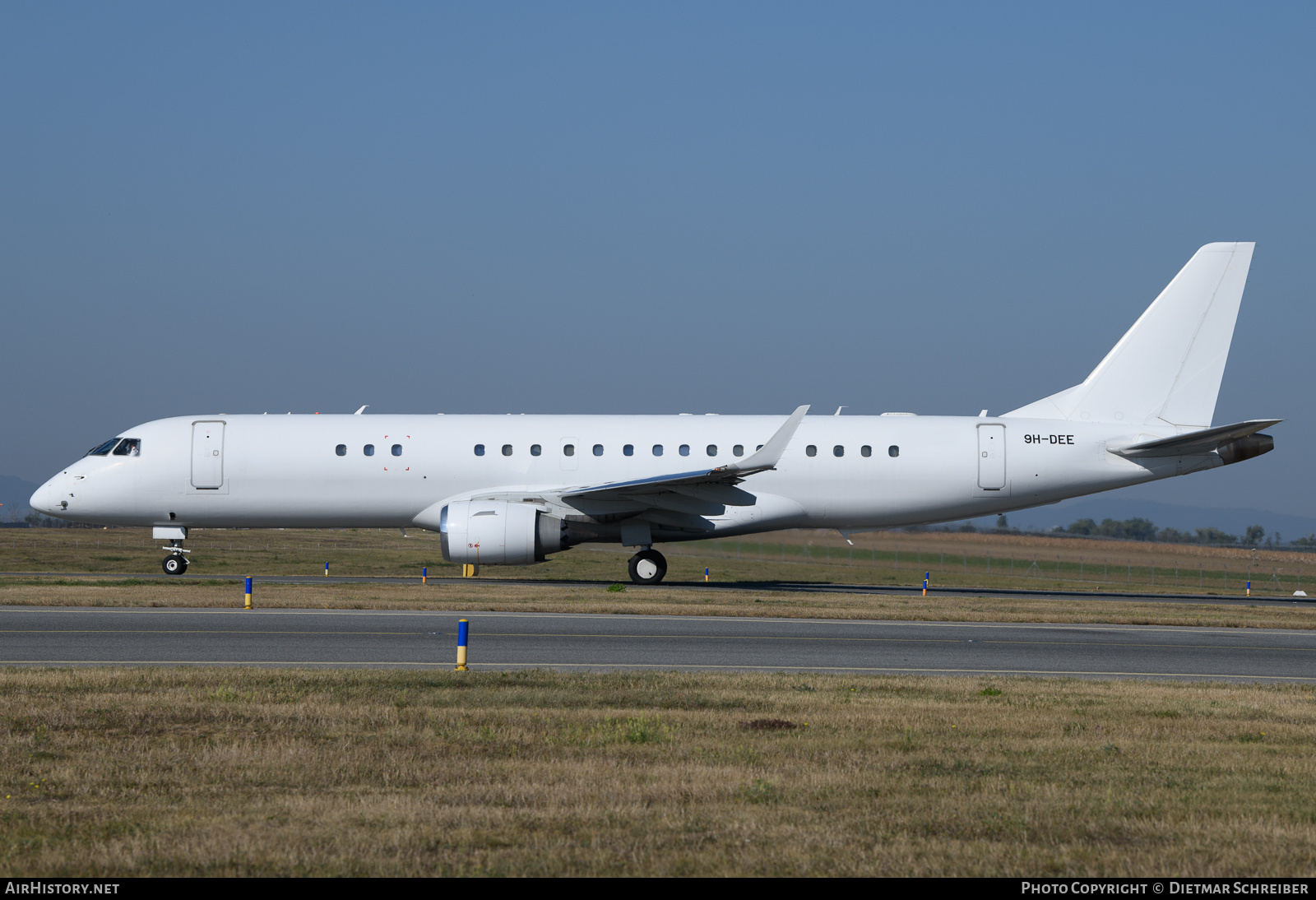 Aircraft Photo of 9H-DEE | Embraer Lineage 1000 (ERJ-190-100ECJ) | AirHistory.net #624859