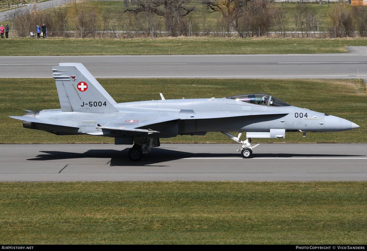 Aircraft Photo of J-5004 | McDonnell Douglas F/A-18C Hornet | Switzerland - Air Force | AirHistory.net #625054