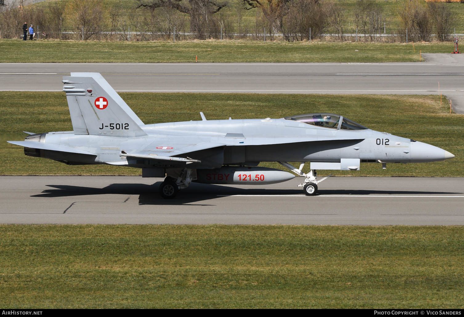 Aircraft Photo of J-5012 | McDonnell Douglas F/A-18C Hornet | Switzerland - Air Force | AirHistory.net #625091