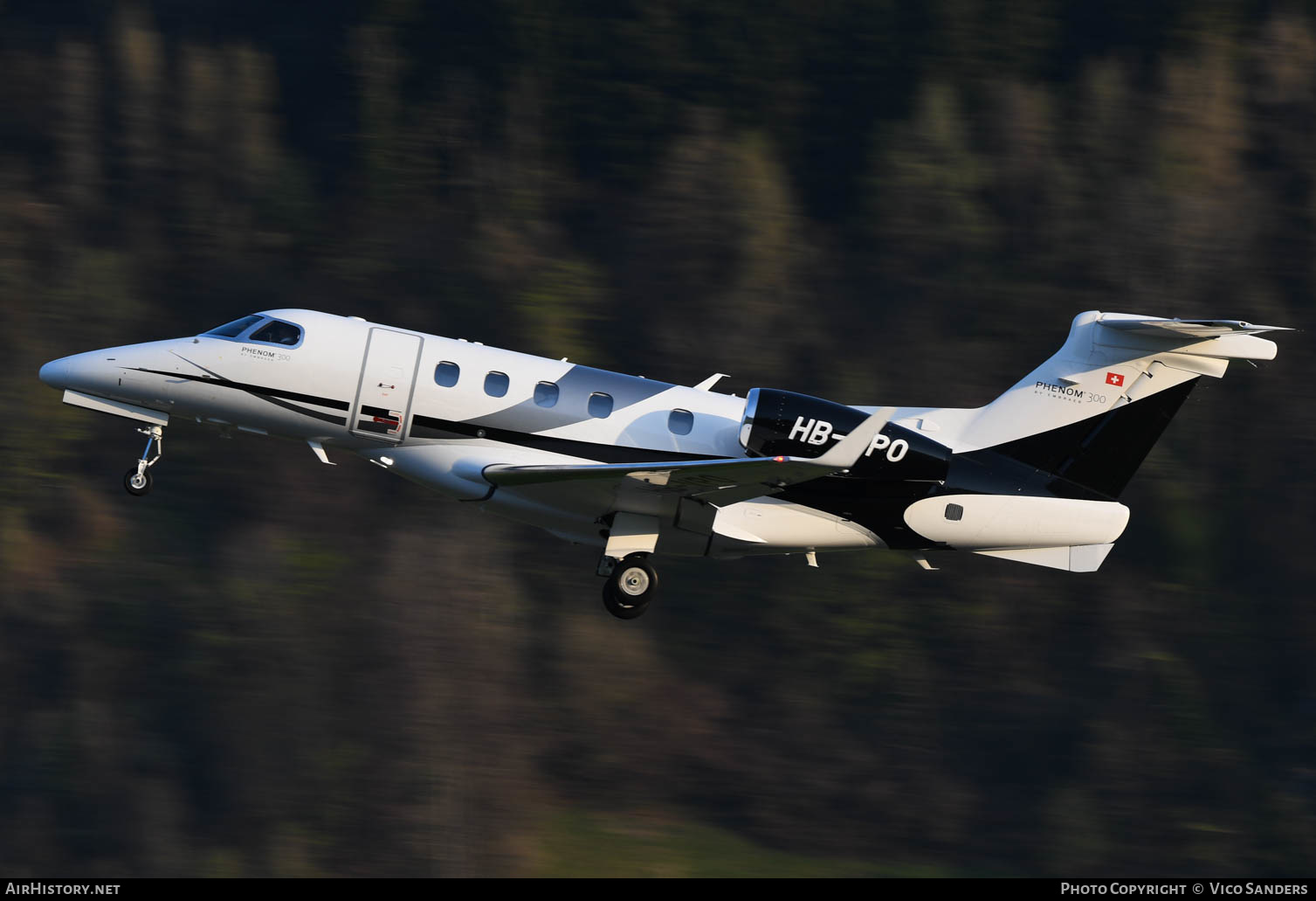 Aircraft Photo of HB-VPO | Embraer EMB-505 Phenom 300 | AirHistory.net #625169