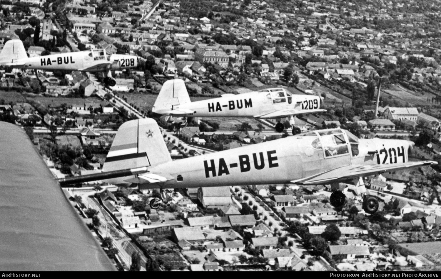 Aircraft Photo of HA-BUE / 204 | Zlin Z-381 Fecske | AirHistory.net #625182