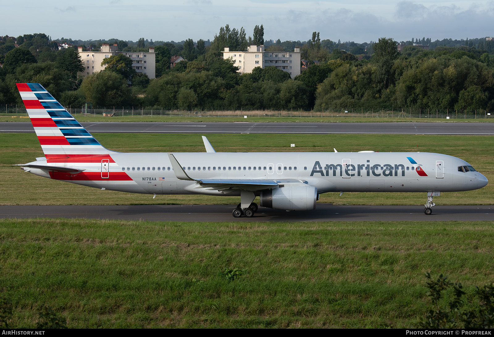 Aircraft Photo of N178AA | Boeing 757-223 | American Airlines | AirHistory.net #625217
