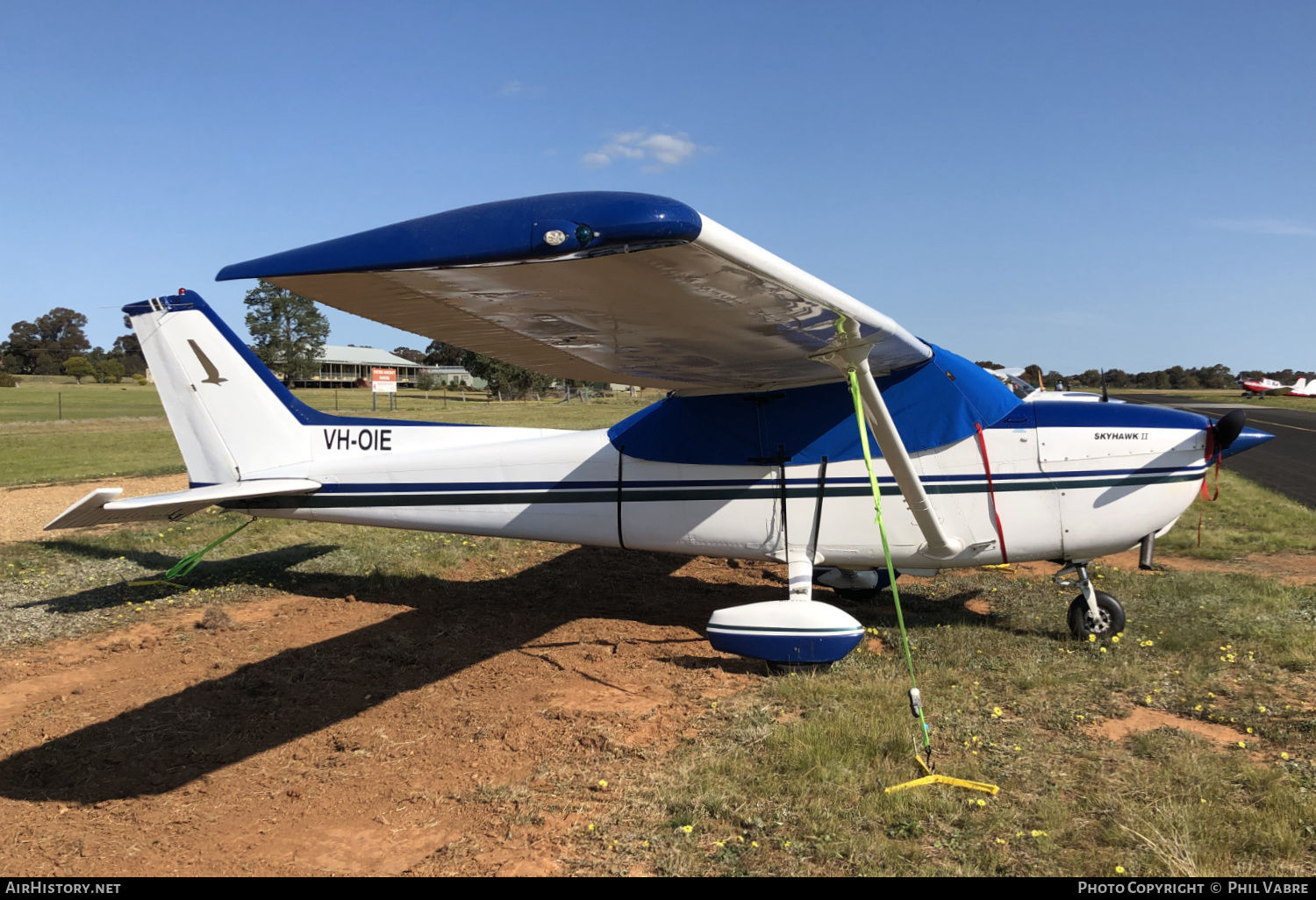 Aircraft Photo of VH-OIE | Cessna 172N Skyhawk II | AirHistory.net #625230