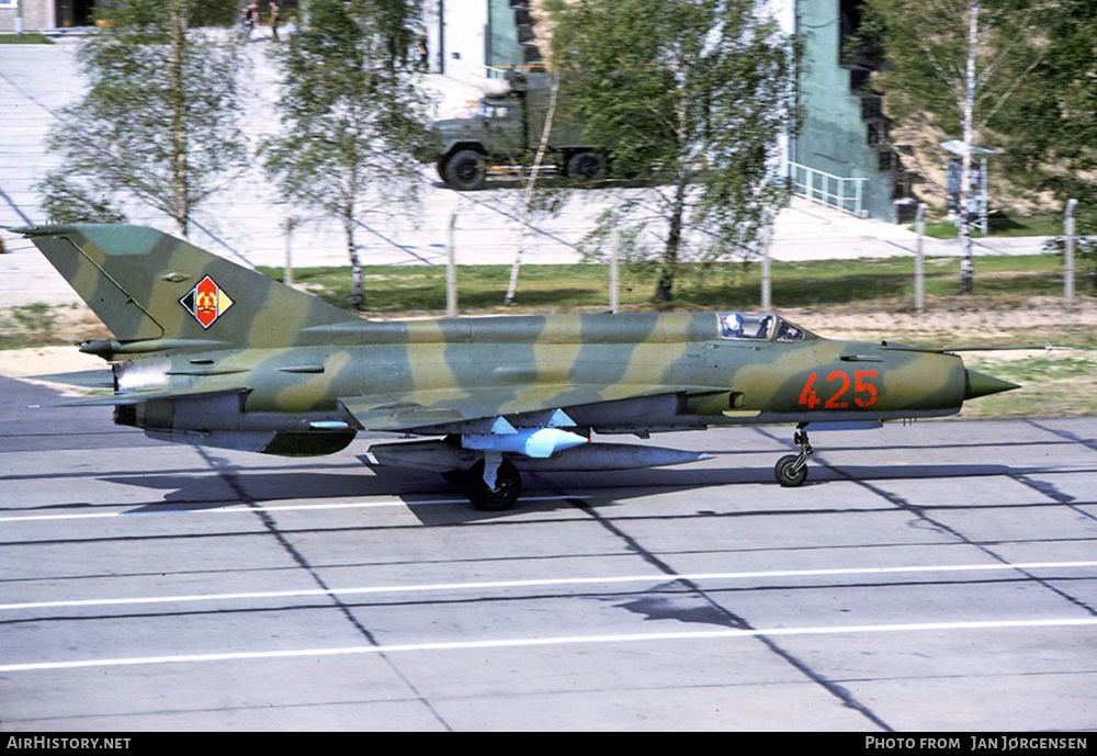 Aircraft Photo of 425 | Mikoyan-Gurevich MiG-21M | East Germany - Air Force | AirHistory.net #625358