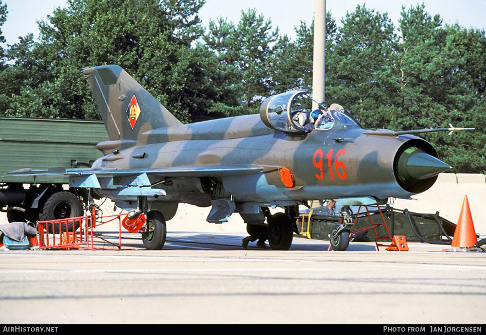 Aircraft Photo of 916 | Mikoyan-Gurevich MiG-21bis | East Germany - Air Force | AirHistory.net #625379