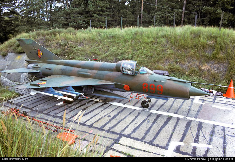 Aircraft Photo of 899 | Mikoyan-Gurevich MiG-21bis | East Germany - Air Force | AirHistory.net #625391