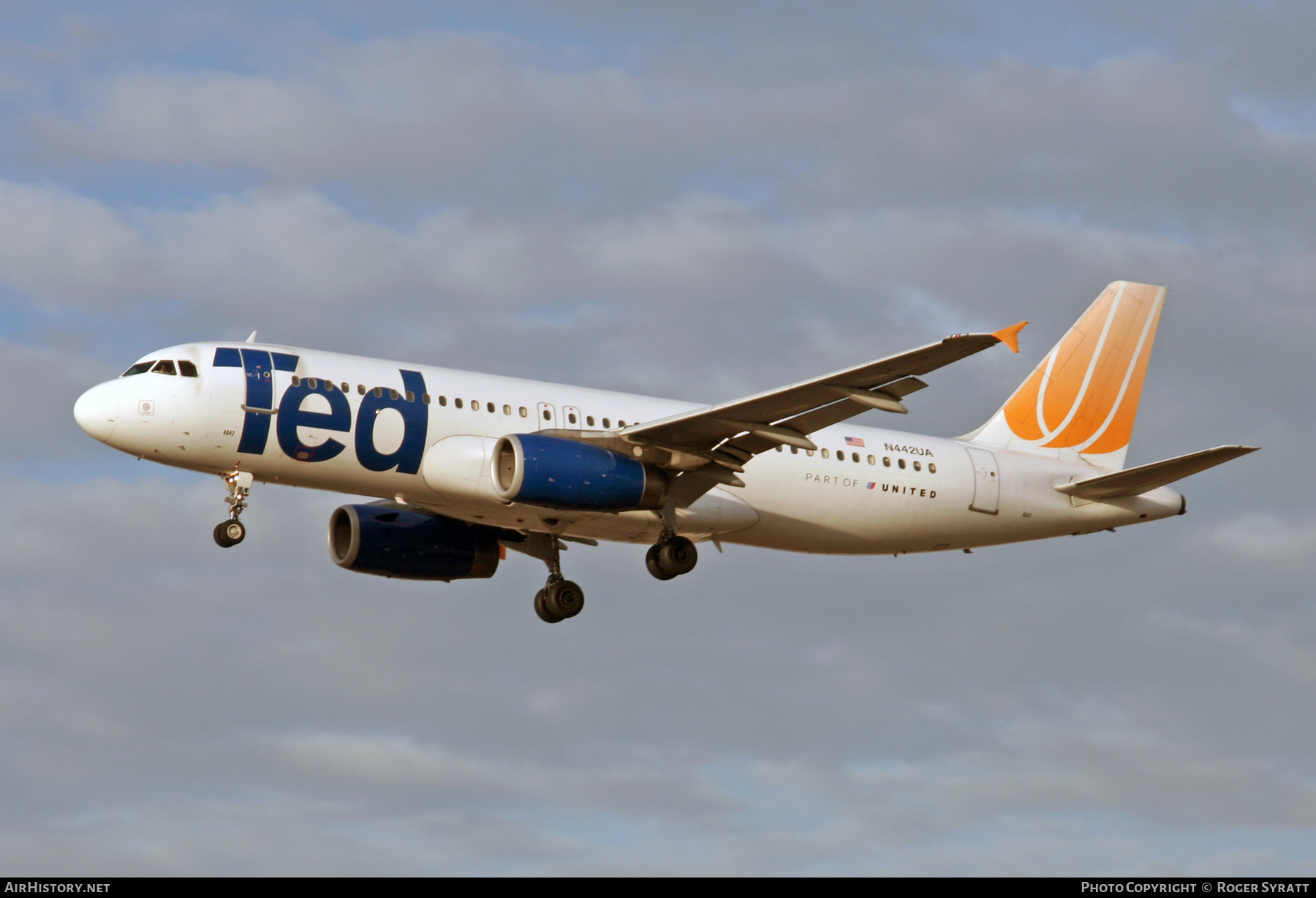 Aircraft Photo of N442UA | Airbus A320-232 | Ted | AirHistory.net #625471