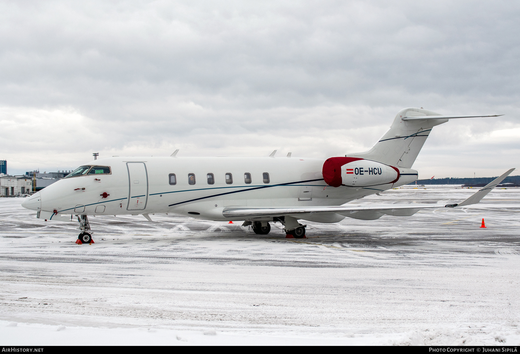 Aircraft Photo of OE-HCU | Bombardier Challenger 350 (BD-100-1A10) | AirHistory.net #625485