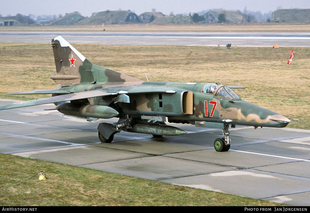 Aircraft Photo of 27 red | Mikoyan-Gurevich MiG-27D | Russia - Air Force | AirHistory.net #625514