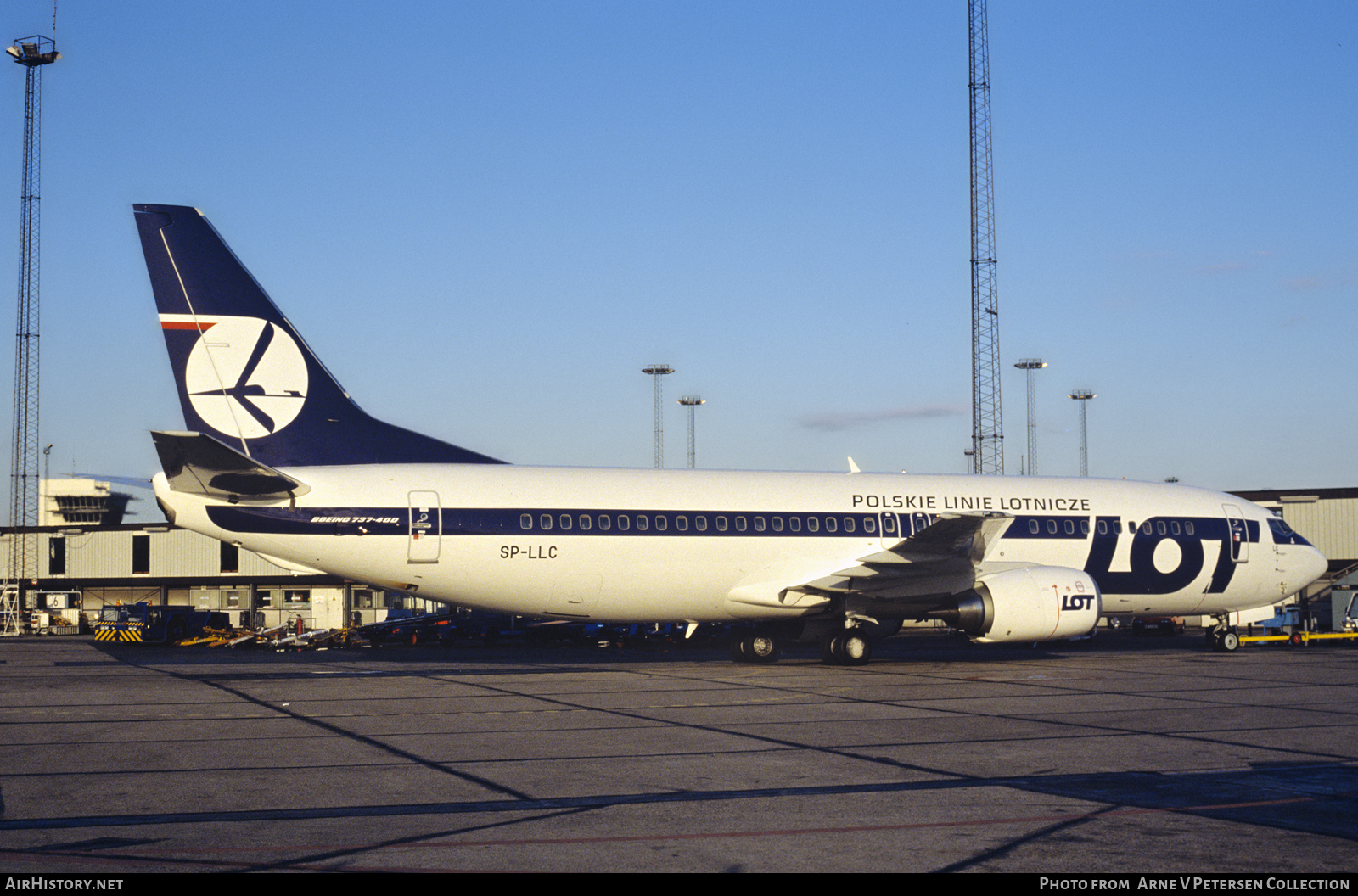 Aircraft Photo of SP-LLC | Boeing 737-45D | LOT Polish Airlines - Polskie Linie Lotnicze | AirHistory.net #625517