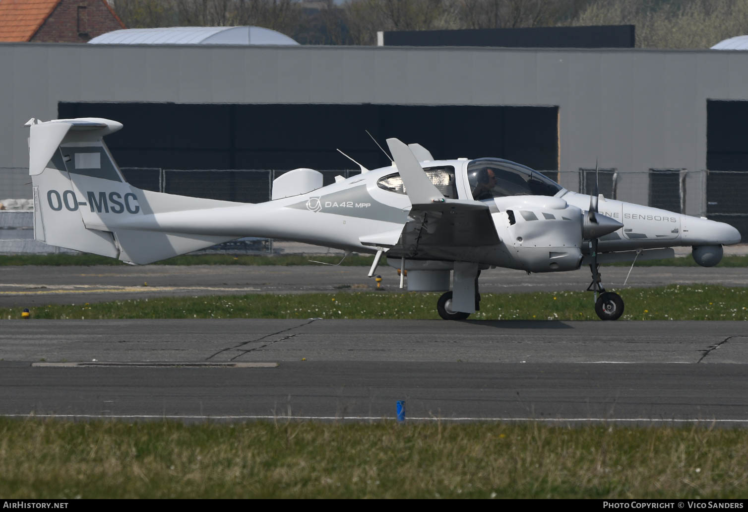 Aircraft Photo of OO-MSC | Diamond DA42 MPP Guardian | AirHistory.net #625560