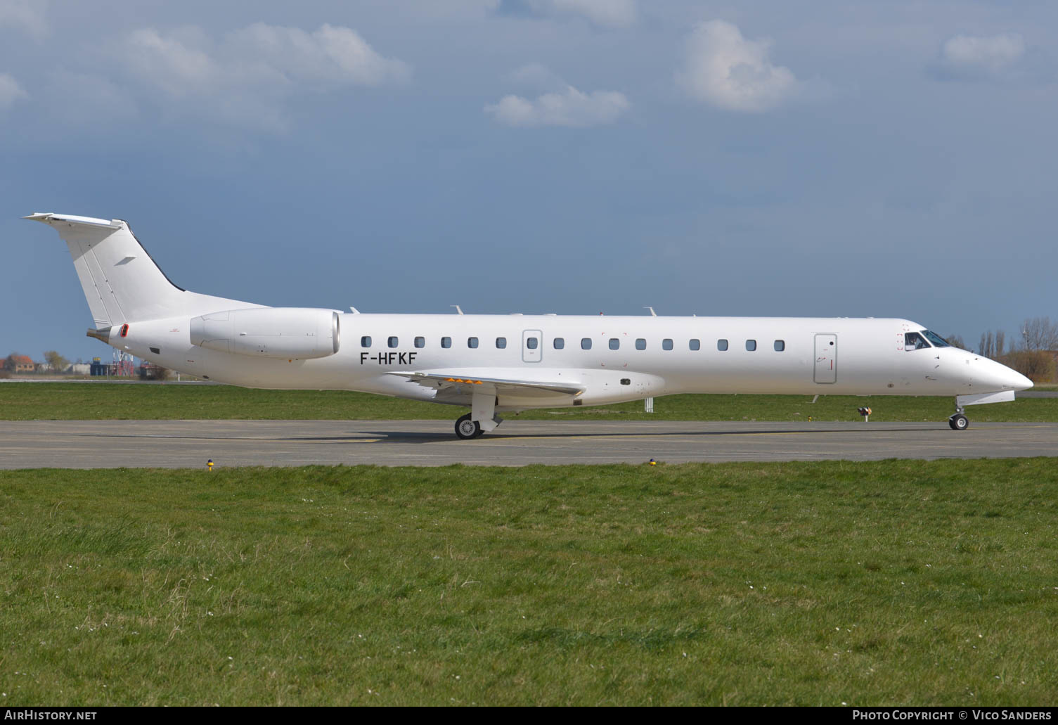 Aircraft Photo of F-HFKF | Embraer ERJ-145LR (EMB-145LR) | AirHistory.net #625580