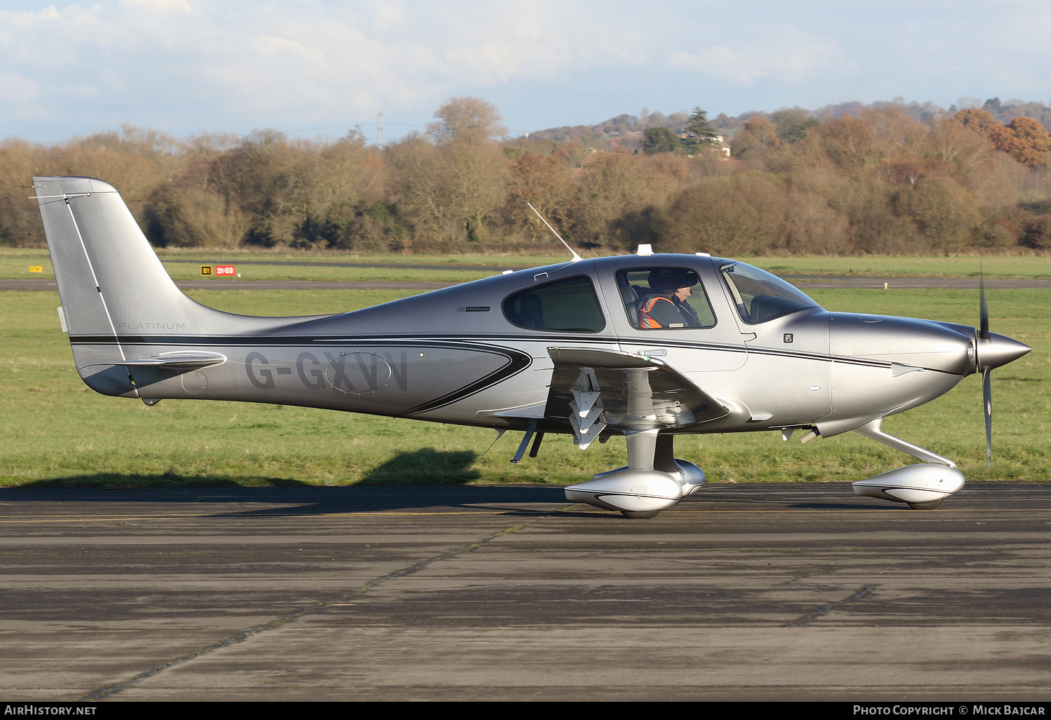 Aircraft Photo of G-GXVV | Cirrus SR20 Premium | AirHistory.net #625616