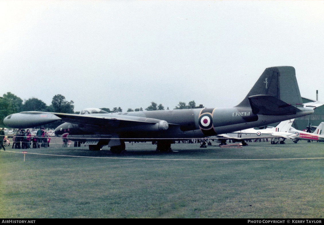 Aircraft Photo of 8204M | English Electric Canberra B(I)8 | UK - Air Force | AirHistory.net #625681