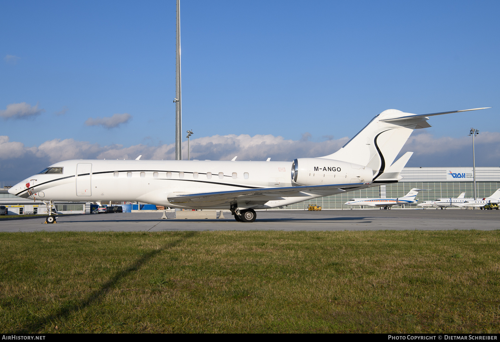 Aircraft Photo of M-ANGO | Bombardier Global 5000 (BD-700-1A11) | AirHistory.net #625719