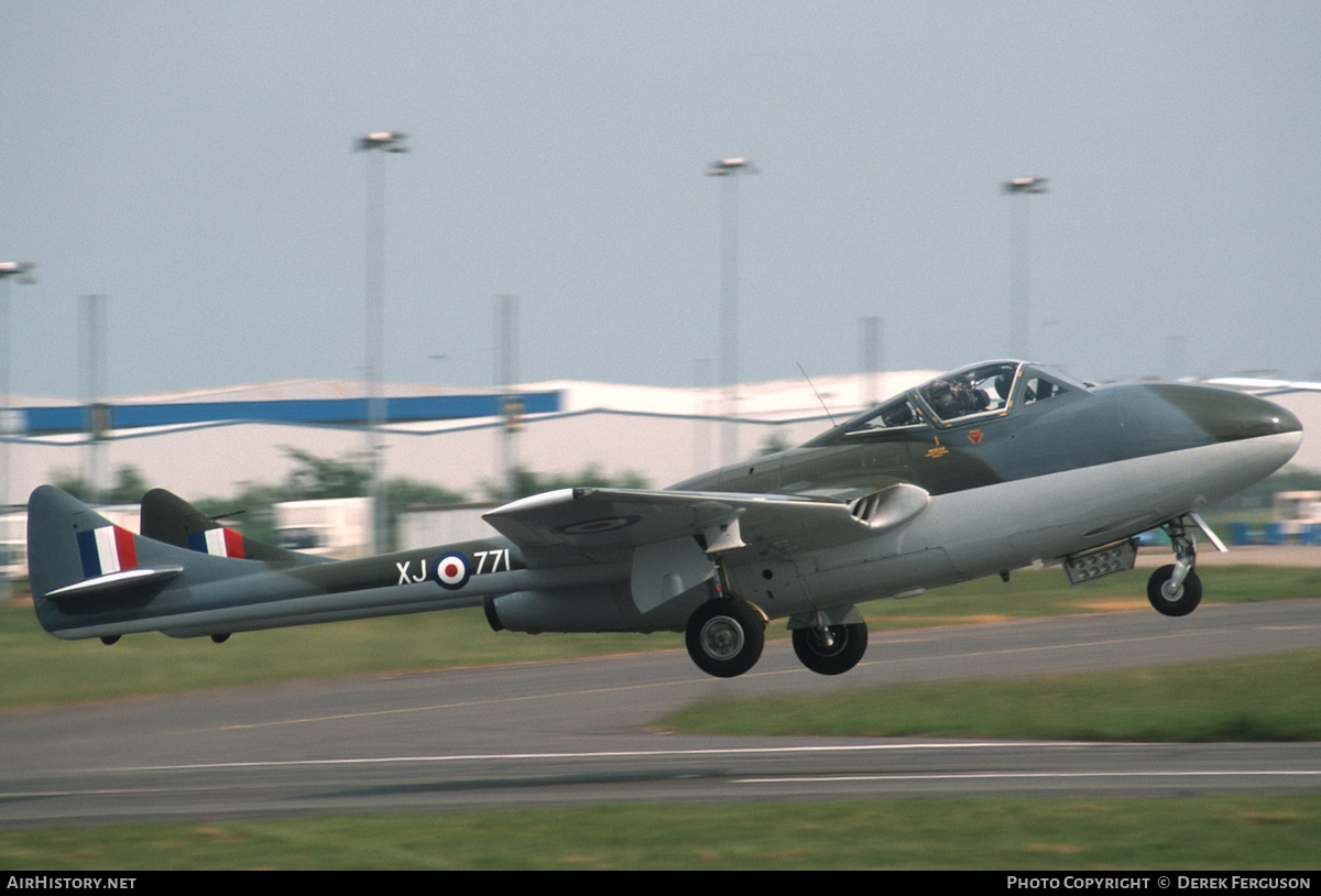 Aircraft Photo of G-HELV / XJ771 | De Havilland D.H. 115 Vampire T55 | UK - Air Force | AirHistory.net #625870