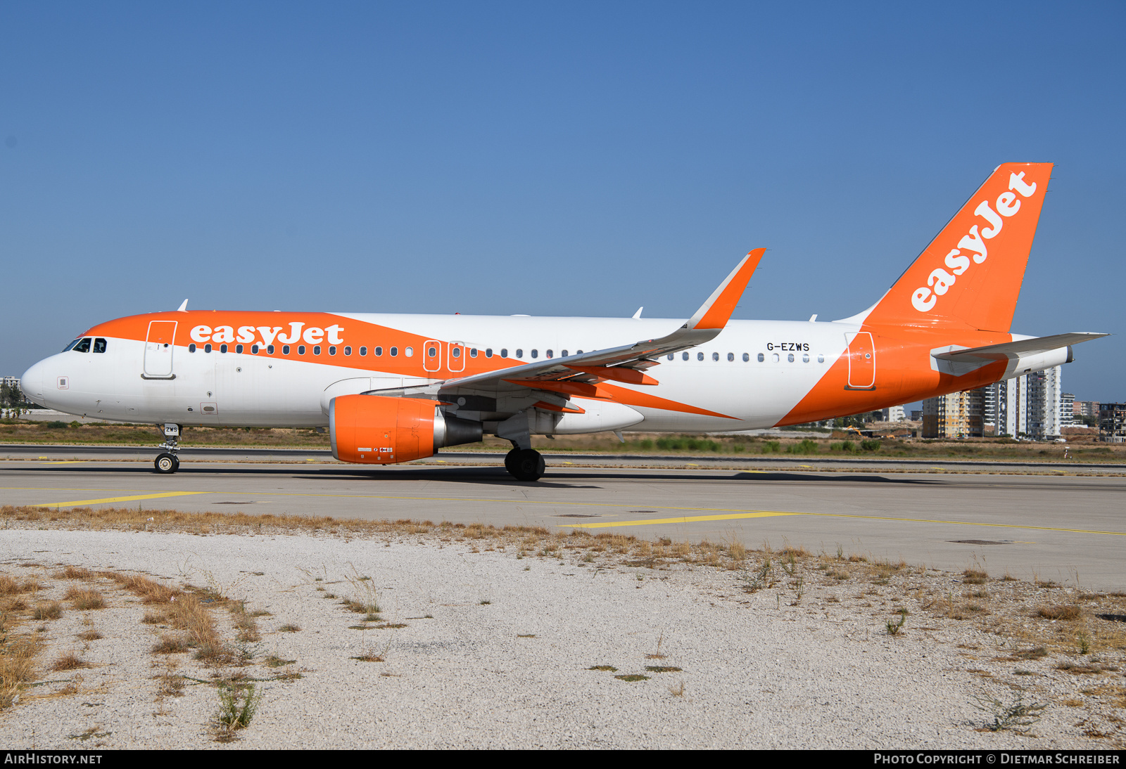 Aircraft Photo of G-EZWS | Airbus A320-214 | EasyJet | AirHistory.net #626007