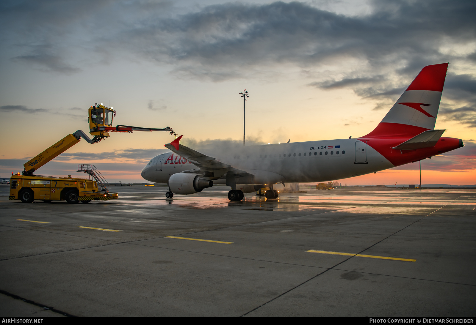 Aircraft Photo of OE-LZA | Airbus A320-214 | Austrian Airlines | AirHistory.net #626144