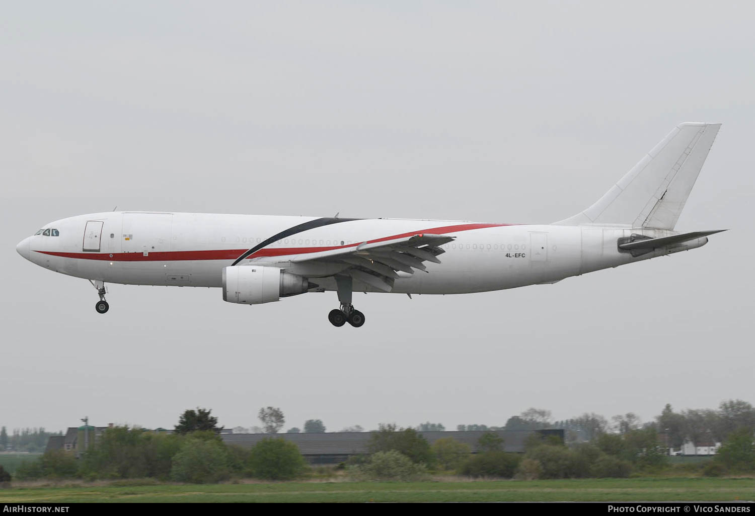 Aircraft Photo of 4L-EFC | Airbus A300B4-203(F) | AirHistory.net #626163