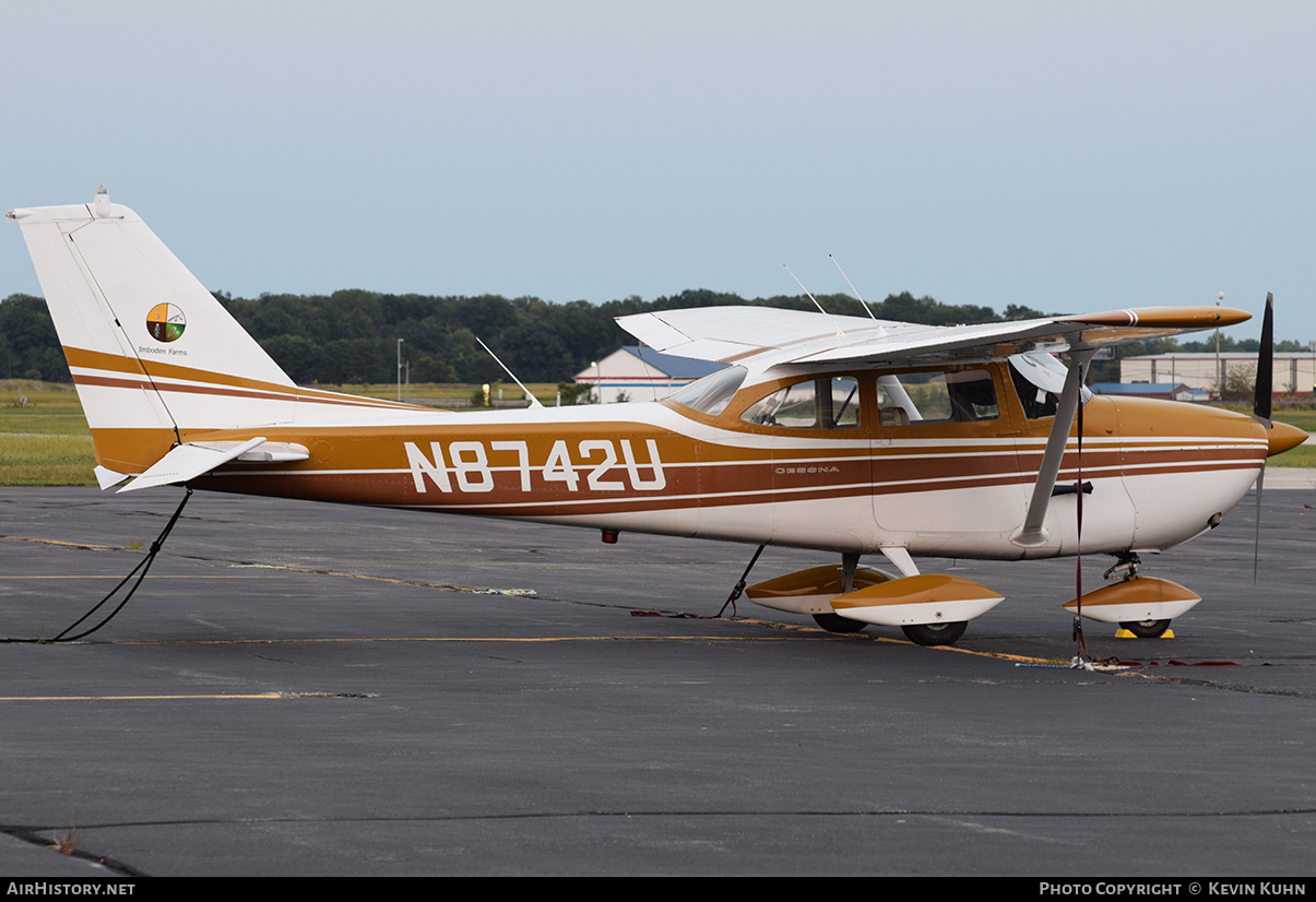 Aircraft Photo of N8742U | Cessna 172F | AirHistory.net #626232