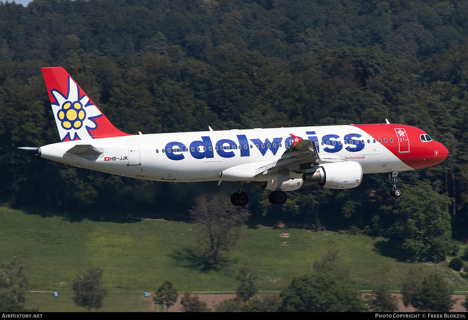 Aircraft Photo of HB-JJK | Airbus A320-214 | Edelweiss Air | AirHistory.net #626357