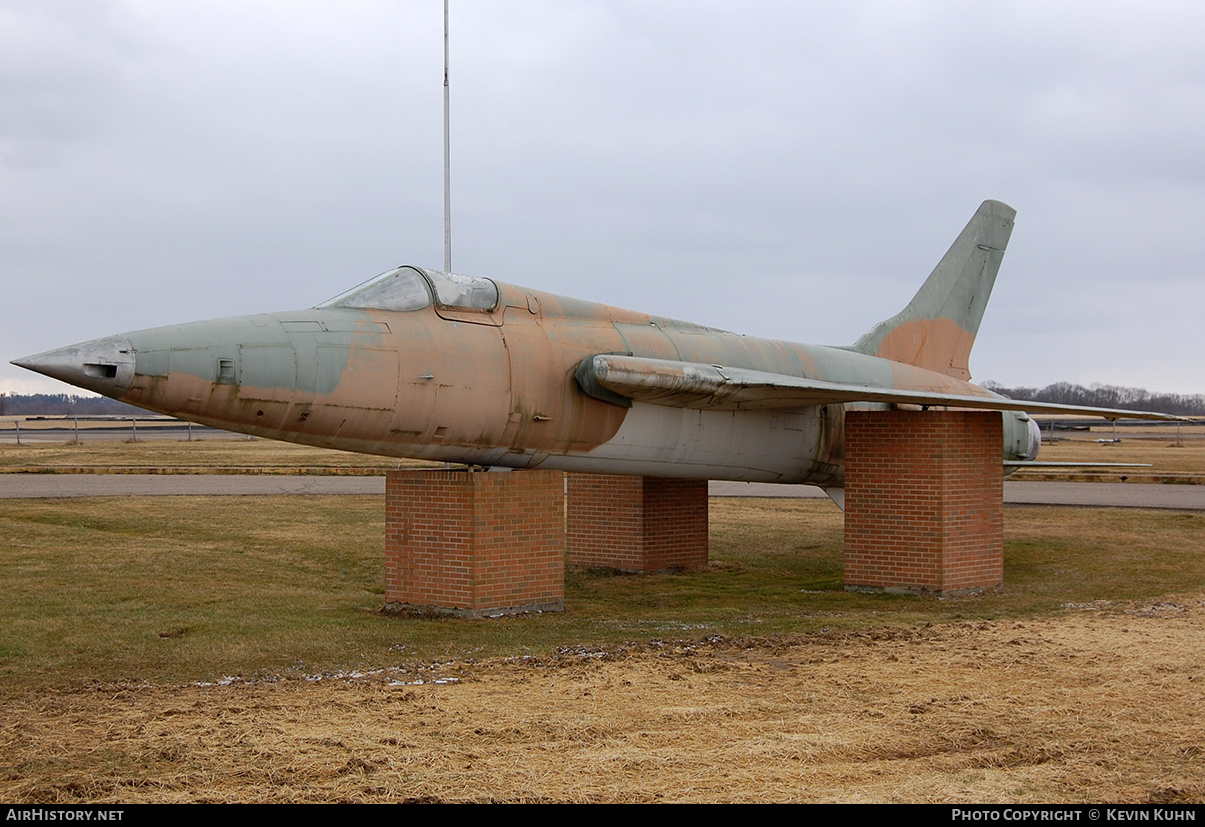 Aircraft Photo of 57-5792 | Republic F-105B Thunderchief | AirHistory.net #626380
