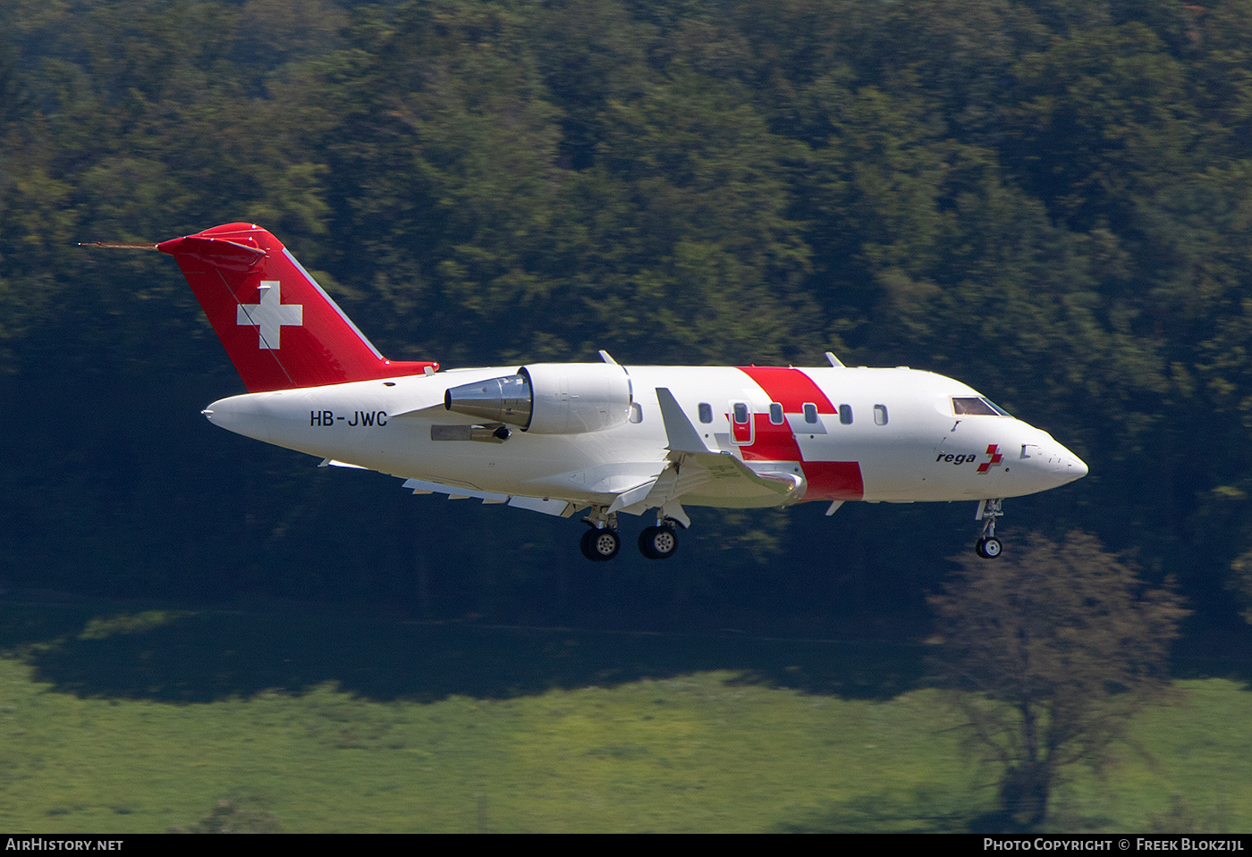 Aircraft Photo of HB-JWC | Bombardier Challenger 650 (CL-600-2B16) | REGA - Swiss Air Ambulance | AirHistory.net #626499