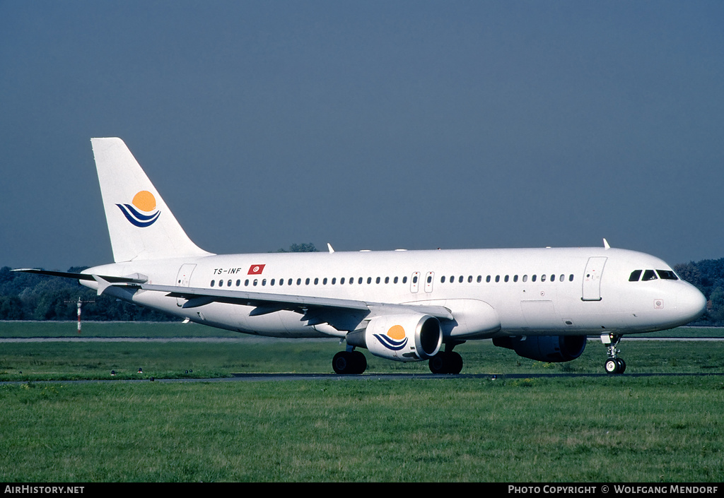 Aircraft Photo of TS-INF | Airbus A320-212 | Nouvelair Tunisie | AirHistory.net #626501