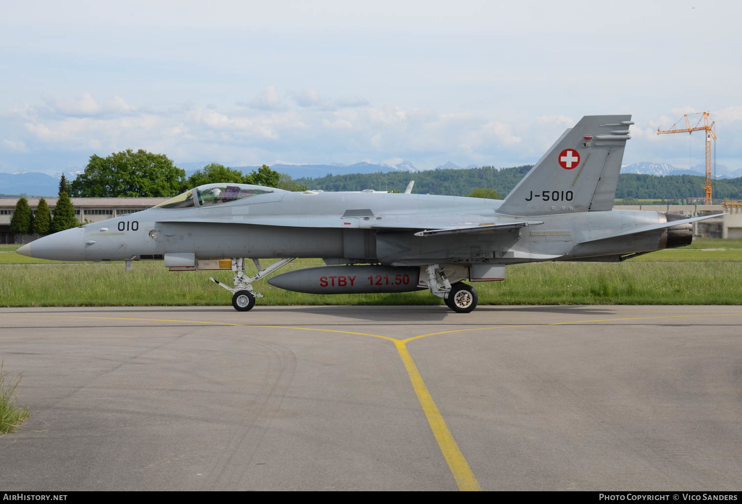 Aircraft Photo of J-5010 | McDonnell Douglas F/A-18C Hornet | Switzerland - Air Force | AirHistory.net #626504
