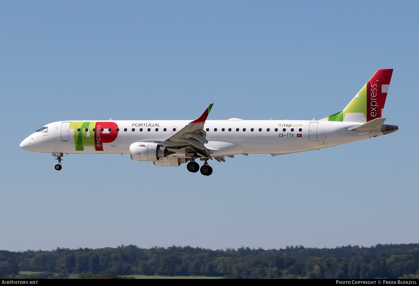 Aircraft Photo of CS-TTX | Embraer 195AR (ERJ-190-200IGW) | TAP Portugal Express | AirHistory.net #626505