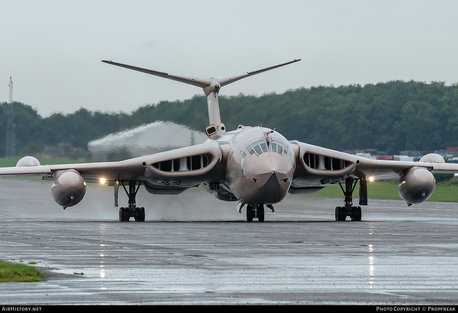Aircraft Photo of XM715 | Handley Page HP-80 Victor K2 | UK - Air Force | AirHistory.net #626643