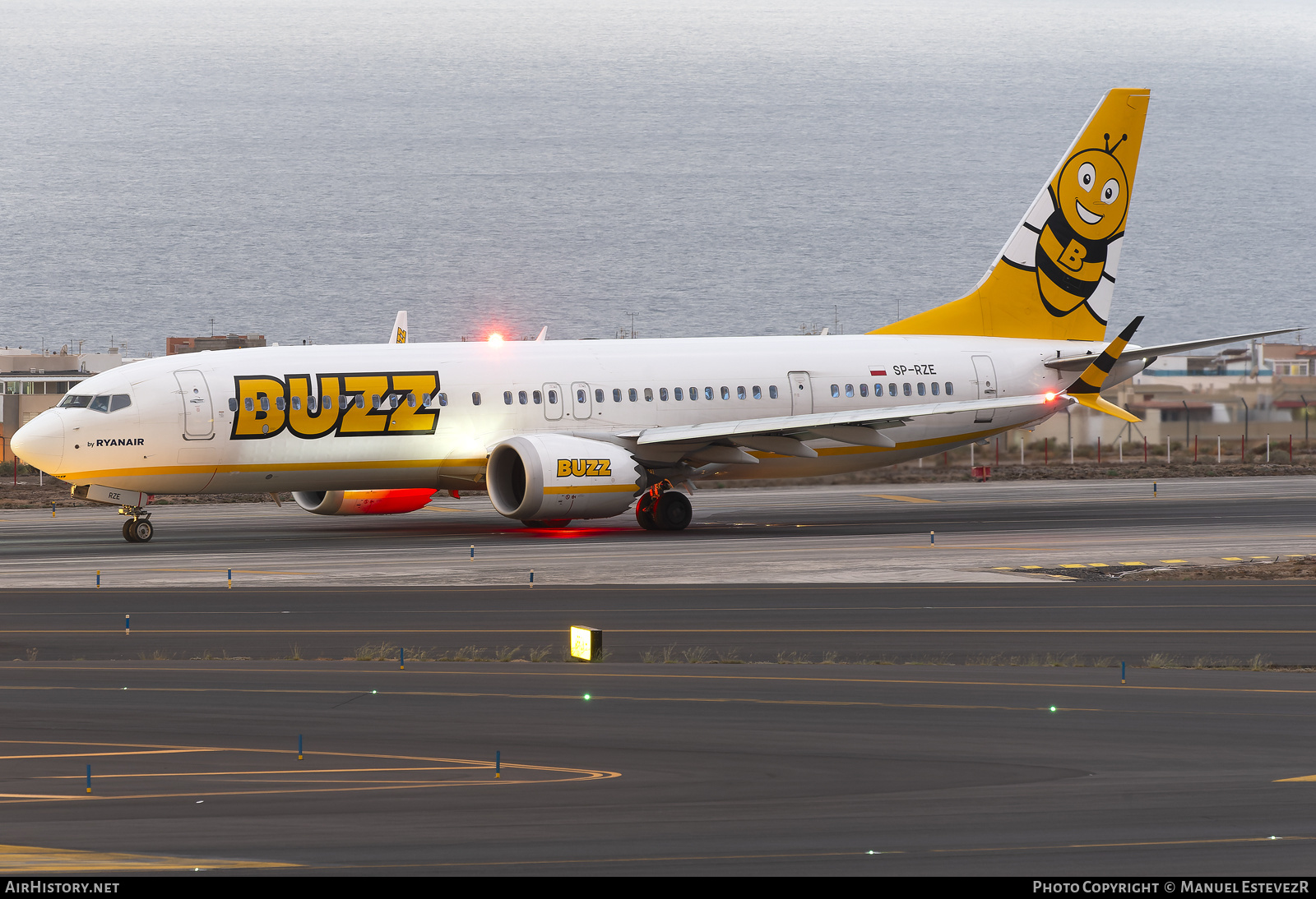 Aircraft Photo of SP-RZE | Boeing 737-8200 Max 200 | Buzz | AirHistory.net #626707